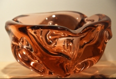 art glass bowl approx 6 in